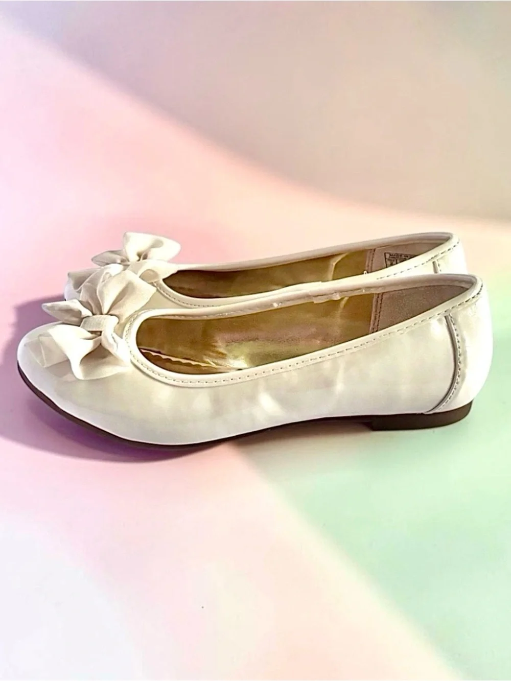 Nine West Bow Flats Cream Patent Girls Size 2 Excellent Condition